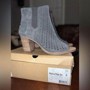 Toms Majorca peep toe bootie, size 9 Worn once!